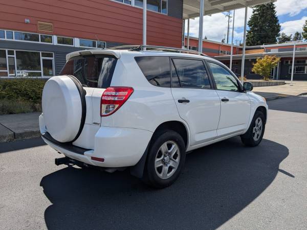 2010 Toyota RAV4 4WD - $5.800 (West Seattle)63470886477441122