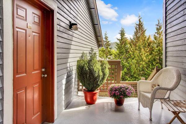 $2,781 / 3br - 1207ft2 - Dishwasher, Expansive Closet Space, Swimming Pool, Fireplace (Issaquah)63934419548547121