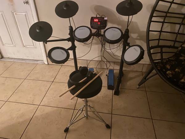 Electric drum set 1