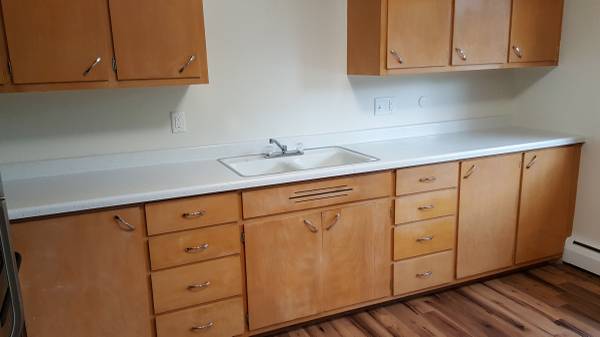 $975 / 2br - 800ft2 - Southside 2 bedroom upper, gas/elect included.  $975. Guenther Av. Osh (Oshkosh)63838113406467122