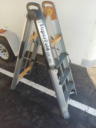 Superfold Step Ladder 1