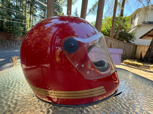 Vintage "Grant" motorcycle helmet Red NICE 1970s/80sGreat shape.Size - $40 (Bellevue)63444089870593122