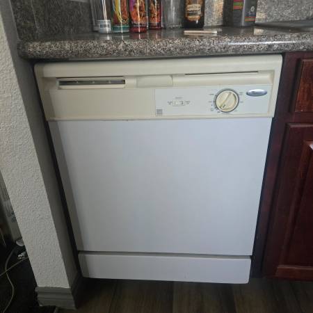 Microwave and dish washer work perfectly 1