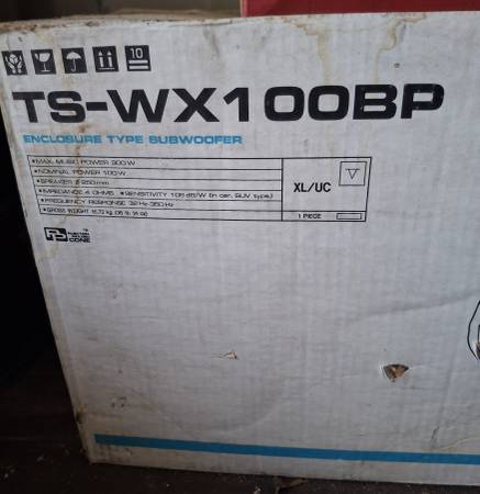 Sub Woofer & Amp (Automotive) 1
