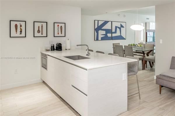 $6,750 / 2br - 1155ft2 - Stylish 2-bedroom Condo in Brickell, Miami (Miami)64051003664643121
