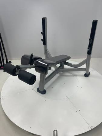 Heavy-Duty Powered Rotation 89" Turntable Industrial Turntable 1