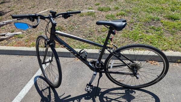 2019 Giant Escape 3 Hybrid bike 1