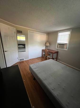 $1000.00 / 1br - HABITACIONES EN ALQUILER!! ESTUDIANTES DE WNEU, SPFLD COLLEGE, AIC, STCC!!!64017047654019121
