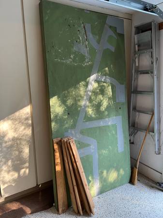 Free 4' x 8' project table 1