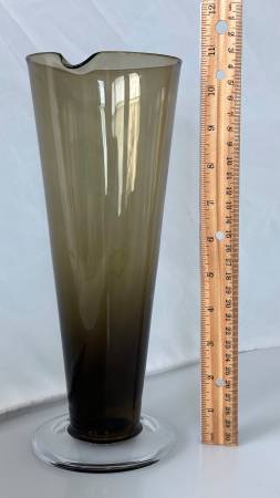 Hand-blown Martini/Cocktail Pitcher, Beaker-style in Smoke Glass 1