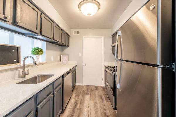 $1,605 / 1br - 687ft2 - Woodbridge VA, 1/bd, Additional Storage Available (13940 Longwood Manor Ct, Woodbridge, VA)63779126557571121