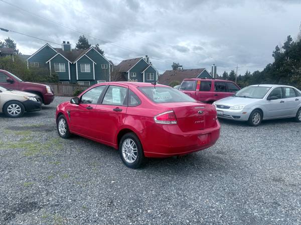 2008 Ford Focus SE Sedan - $4,799 (Lynnwood, WA)63469737370369124