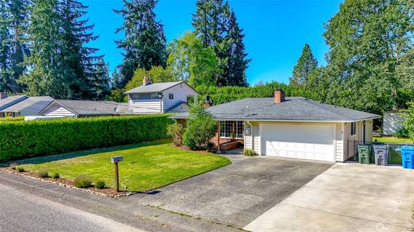 $569,950 / 3br - 1716ft2 - Updated 3Bdrm, 2.25 Bath Rambler Close To JBLM & Avail. '0' Down! (Lakewood)63612021436033121