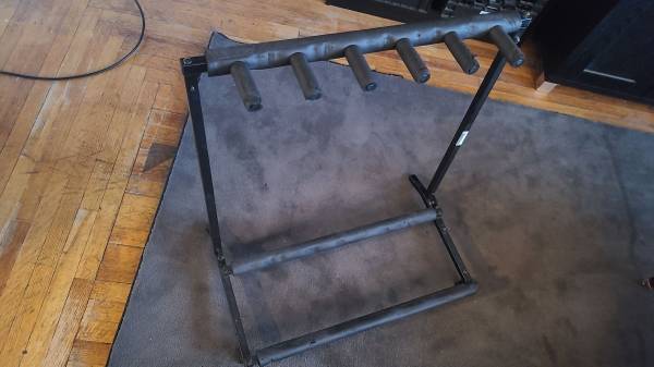 Five guitar rack OBO 1
