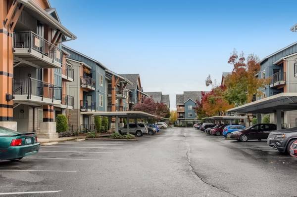 $1.705 / 1br - 746 pies² - ¡El departamento perfecto de una habitación para ti y tu amigo peludo!! (Fairview, OR)63842024791939122