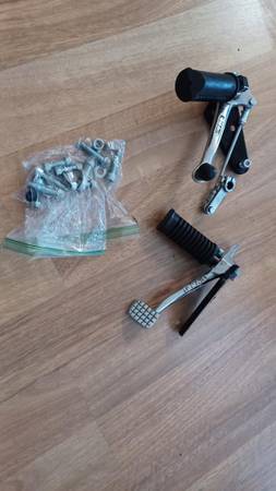 Triumph Bonneville/SE T100 Norman Hyde rear set kit 1