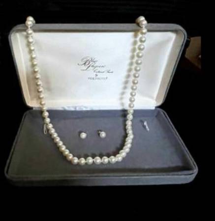 Pearl Necklace with Matching Earrings: Vintage Blue Lagoon by Mikimot 1