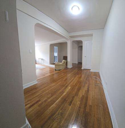 $2,600 / 1br - 1000ft2 - Spacious 1-Bedroom Condo – Prime Location (Elmhurst)63788714933251124