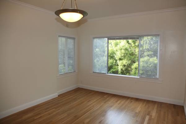 $1,895 / 1br - Un dormitorio+oficina, pisos de madera, lavavajillas, estufa de gas, estacionamiento (oakland lake merritt / grand)63861101085955123