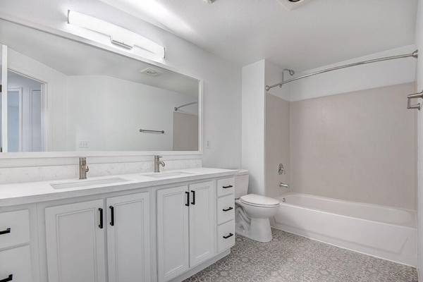 $1,732 / 2br - 967ft2 - Pantry, Green Initiative, Sparkling Resort Style Spa63995107521410122