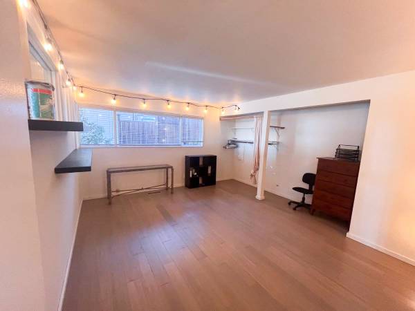 $1,500 / 2br - 200ft2 - Habitación amplia y panorámica en Montclair Hills en alquiler para nuevo compañero de casa (alameda)63813715852675123