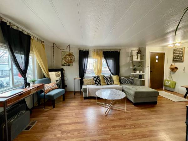 $310,000 / 2br - 1152ft2 - Home on large lot (Sun Valley)63682219247107124