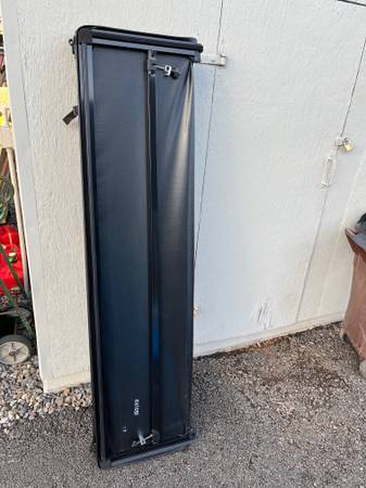 2014-2018 GMC Bed Cover (new) 6' 1