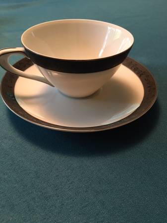 8 Settings of Vintage China Made in Japan with Lenox Goblets