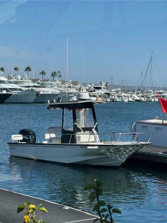 21ft Center Console - 2016 Boston Whaler 210 Montauk 1