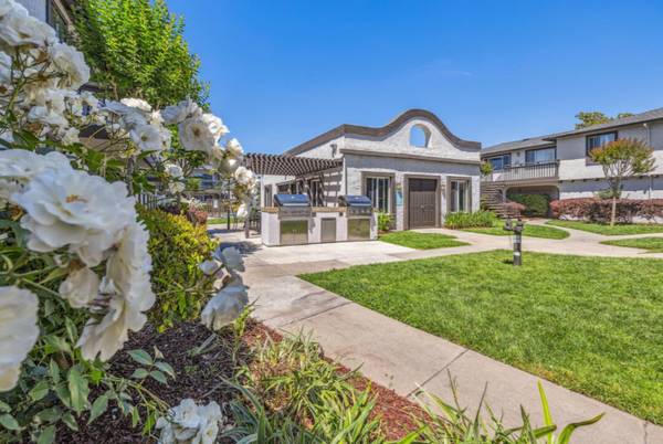 $3,375 / 2br - 973ft2 - Solera: Sun, Space, and a Lifestyle you’ll Love (santa clara)63946807721987122
