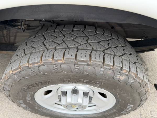 2011 Chevrolet Express 2500 - Photo 9