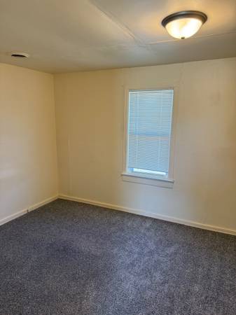 $695 / 1br - 1 bedroom duplex (South Beloit)63882117386241123