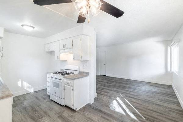 $1,675 / 1br - 725ft2 - Lancaster CA, 1BD 1BA, Alfombra (West Ave I Lancaster, CA)63840114681731120