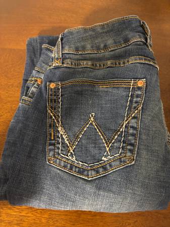 Womens Wrangler Boot Cut Jeans 1