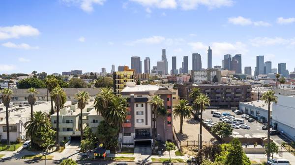 $1,350 / 500ft2 - Beautiful and Bright Studio Apartments for Rent! (334 S. Westlake Ave.)63700996551299120