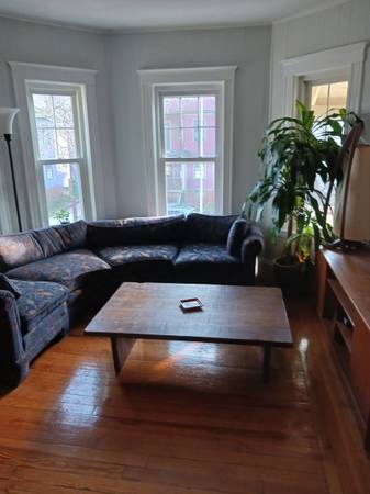 $1,250 / 4br - 150ft2 - Furnished Room Cambridge Vegetarian Vegan (Huron Ave near Fresh Pond - no fee)63699276053633120