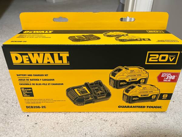 New DeWalt 20V 8AH 2-pack with charger 1