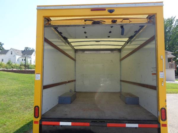 2021 GMC Savana 3500 w/12' - Photo 5