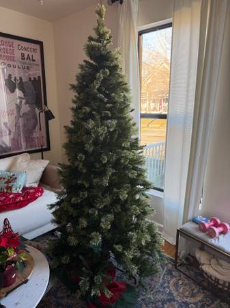 Free artificial  Christmas tree 1