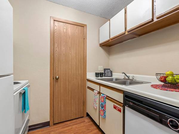 $899 / 2hab - 764ft2 - ⭐ ¡Solicita ahora para conseguir esta! ⭐ (4419 1st Ave SW, Cedar Rapids, IA)63863567747971120