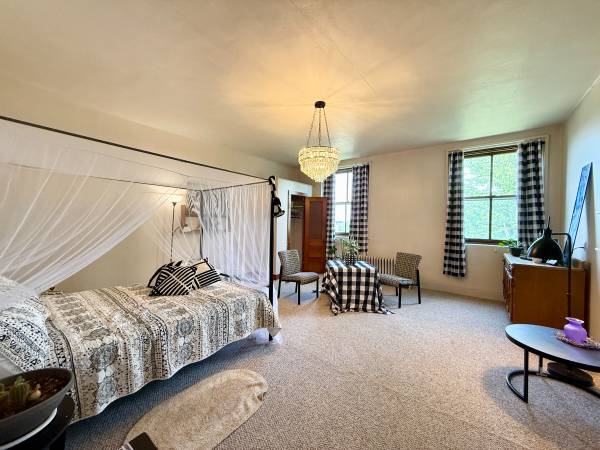 $715 Henderson House ***TODOS LOS SERVICIOS INCLUIDOS*** (Marion)63863567251203120