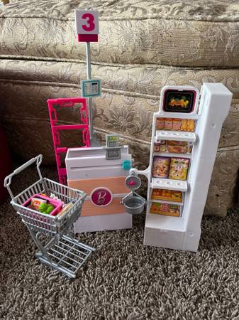 Barbies Supermarket Playset 1