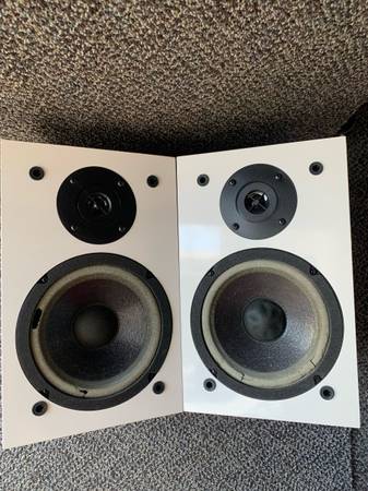 VINTAGE NHT NOW HEAR THIS GLOSS WHITE SPEAKERS 1