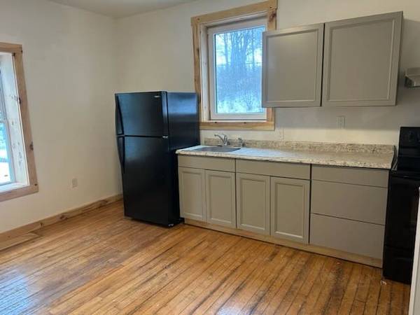 $1,050 / 1br - 364 S Main Hardwick $1050/Month - Avail 9/1/2563992935173890120