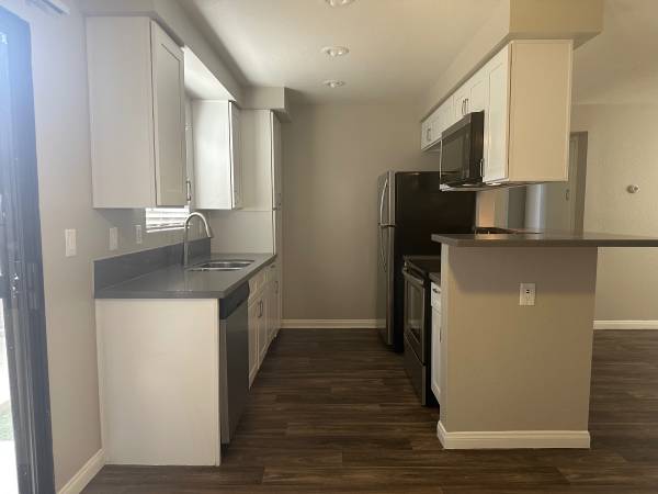 $1,810 / 1br - 745ft2 - 💸 Save $90/Month on This Renovated Beauty – $1,810! (Indio)63953071237378122