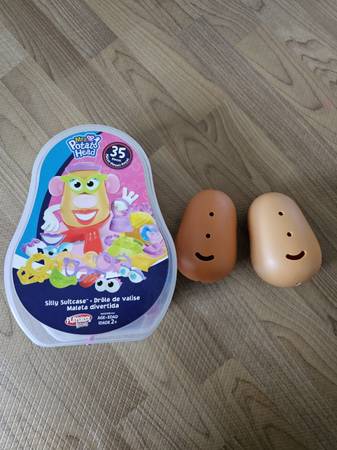 Mr. & Mrs. Potato Head (2 sets) 1