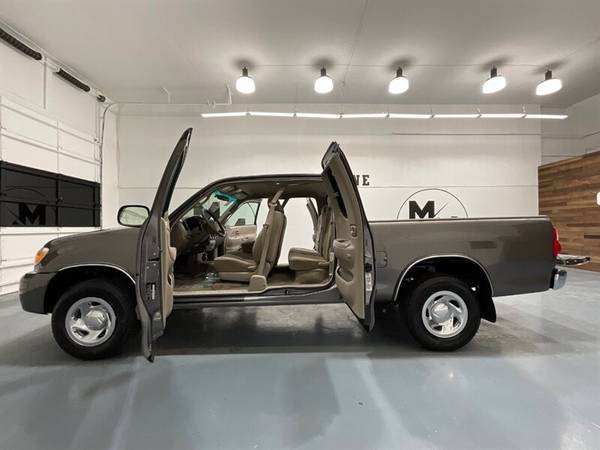 2006 Toyota Tundra  SR5 Access Cab /4.0L V6/ ZERO RUST / 68K MILES Tru - $20,995 (M&M Investment Cars - Gladstone)63617275701633124