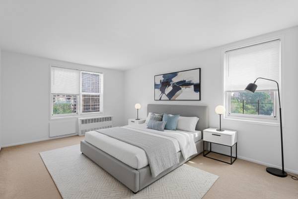 Forest Hills One Large Bedroom (820 SQFT) for Rent.$2300 1