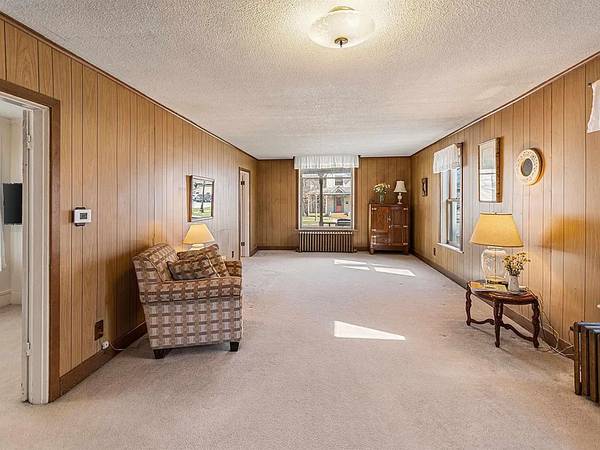 $2,450 / 4br - 1700ft2 - CENTRAL NEIGHBORHOOD FAMILY HOME RENTAL - $2,450/MONTH plus utilities (Traverse City)64037896303874121