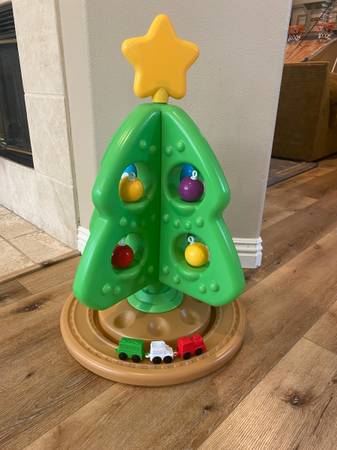 Step 2 Christmas Tree 1